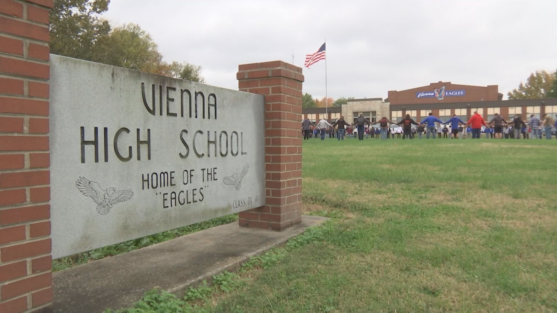 vienna hs prayer circle 1.jpg